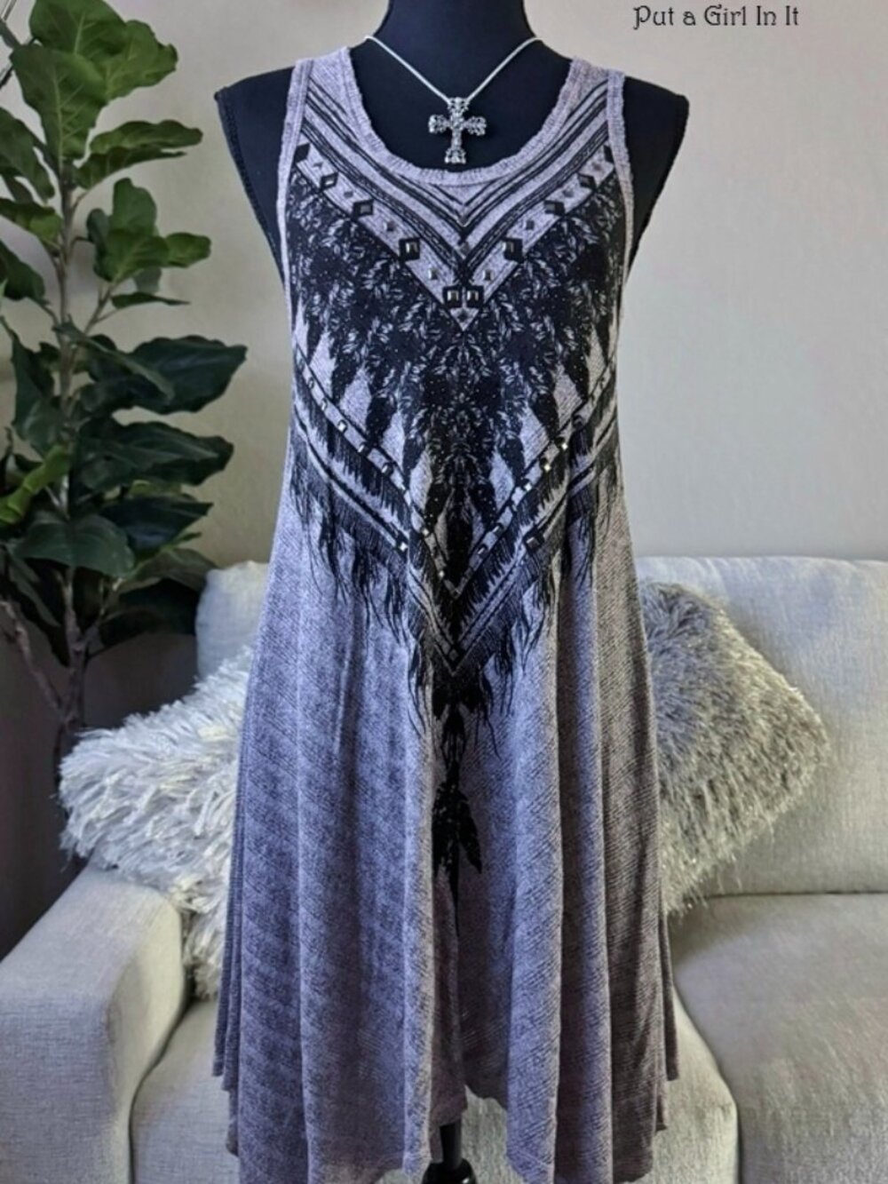 Vocal Apparel women's Lavender embellished dreamcatcher tank top tunic s small